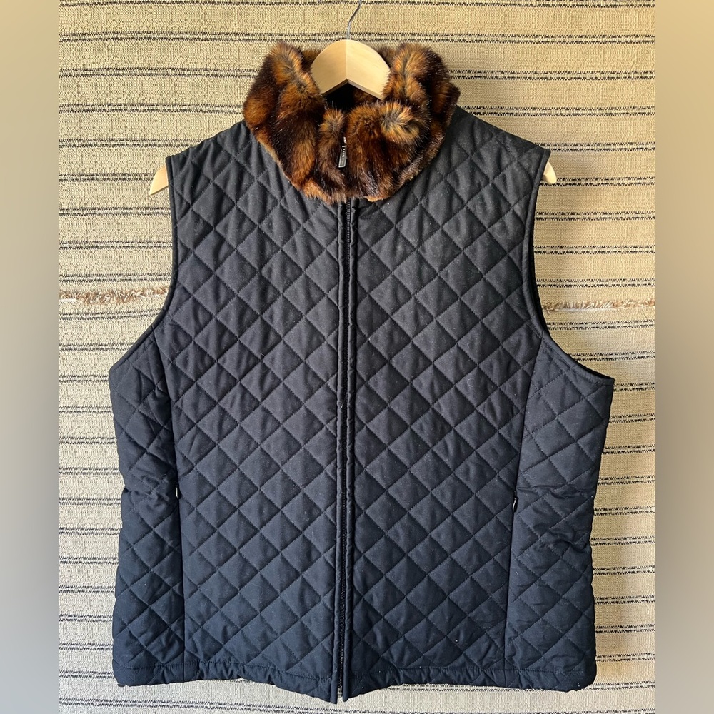 Lauren by Ralph Lauren Black Quilted Vest with Faux Fur Collar + Zipper Pockets